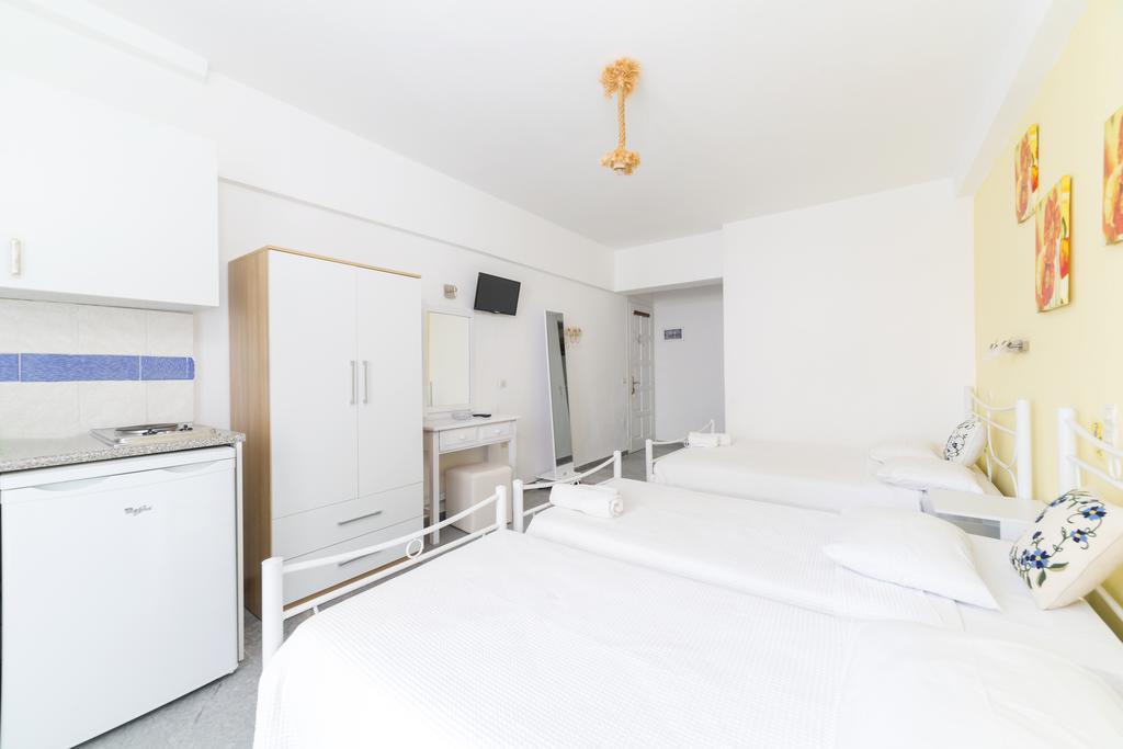 George Studios Naxos City Quarto foto