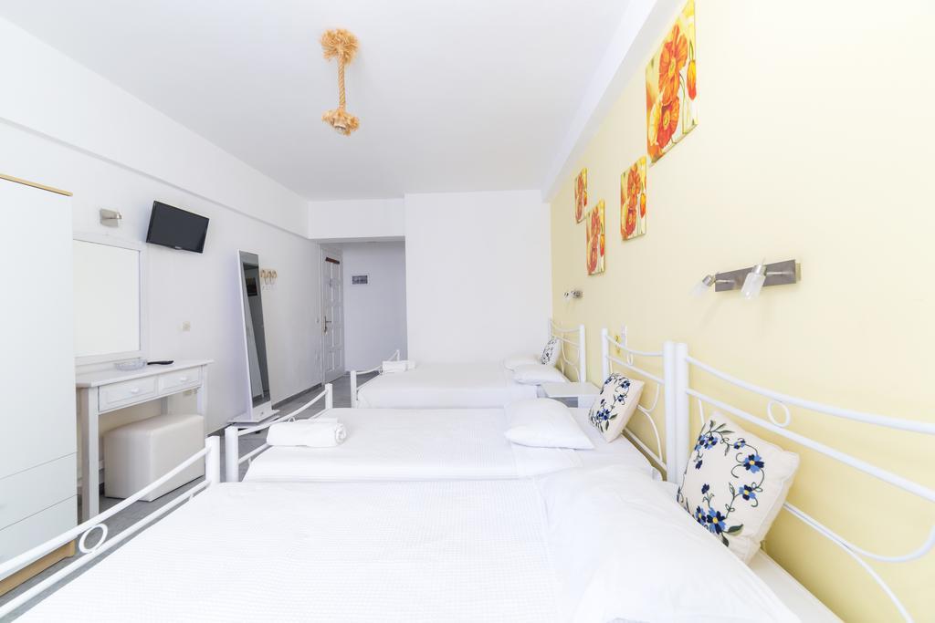 George Studios Naxos City Quarto foto